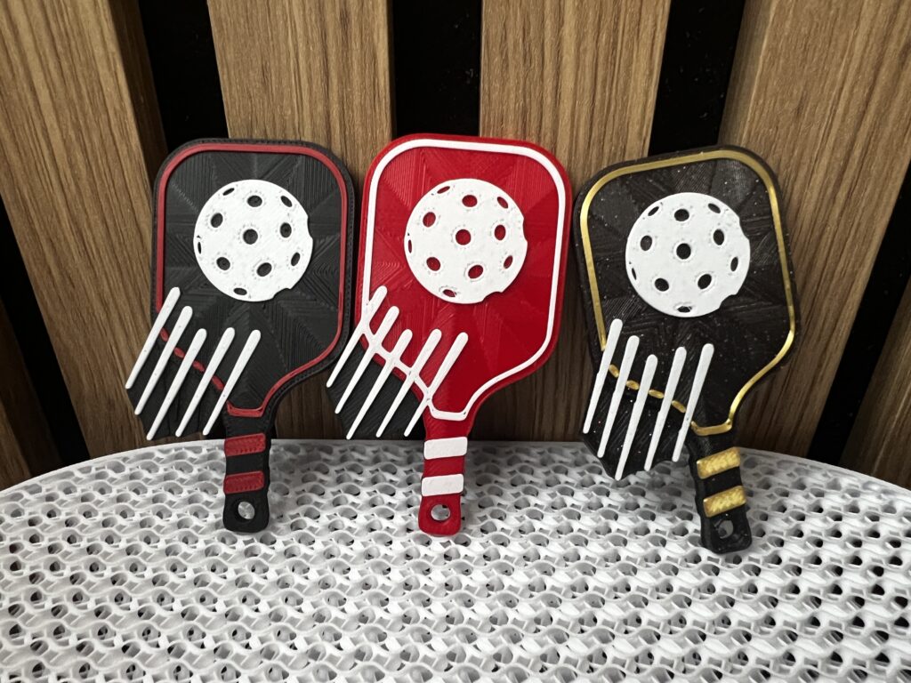 Võtmehoidjad ja meened 3D-prinditud värviline padeli kujuline võtmehoidja Pickleball Sport